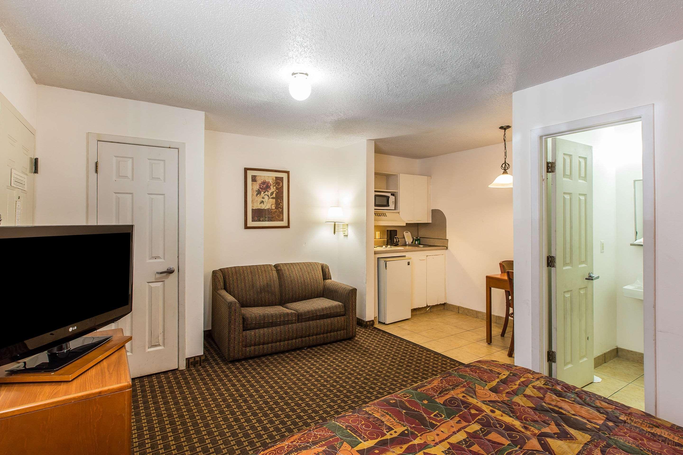 Suburban Studios Abercorn Savannah Kültér fotó
